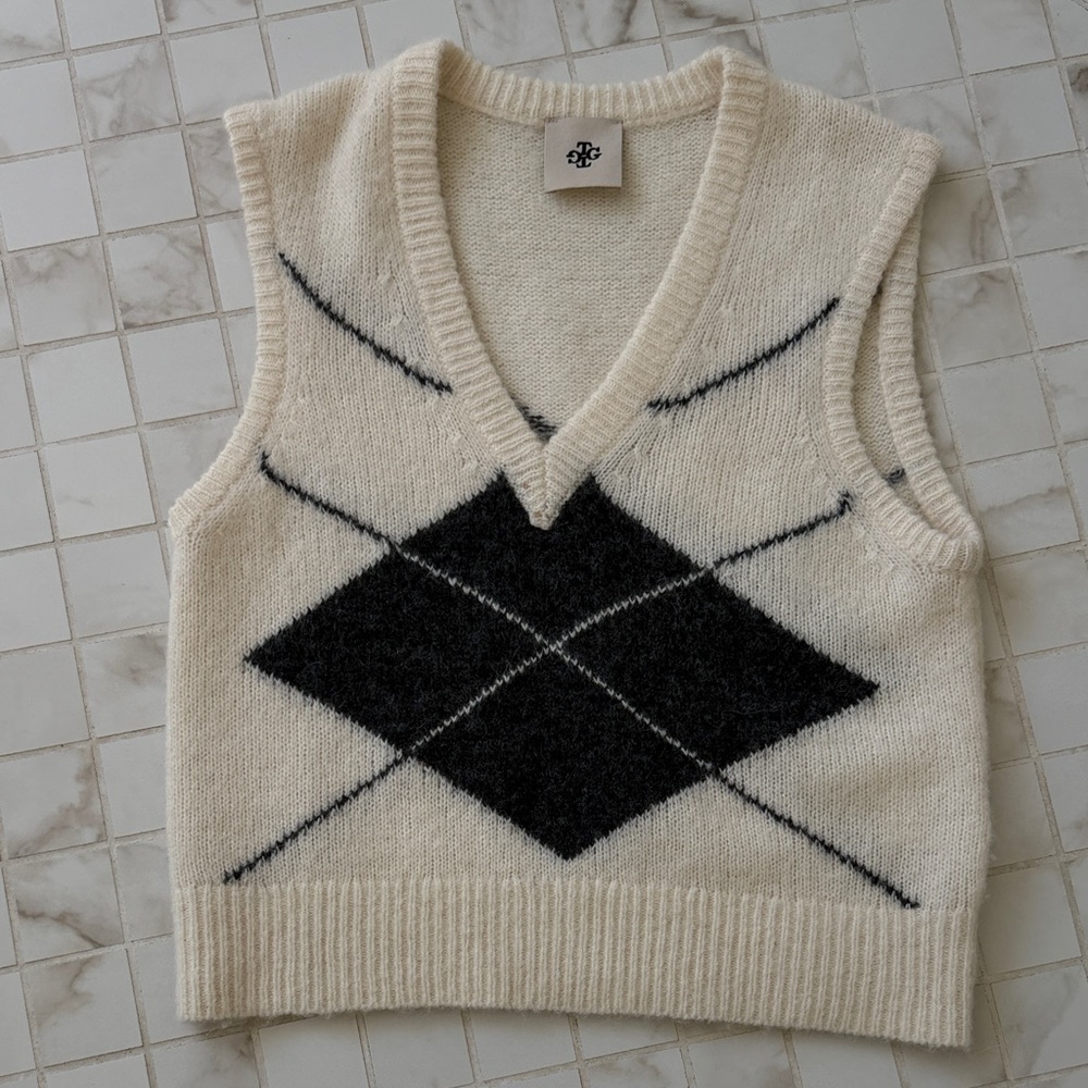The Garment argyle Cream/Charcoal Sweater Vest